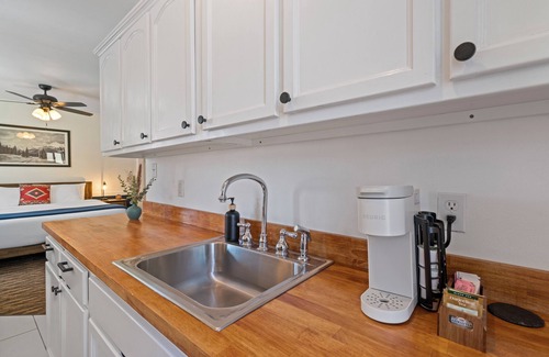 Silverton Hotel | Discover The Bent Elbow Hotel: Rated 9.2 with Family Amenities