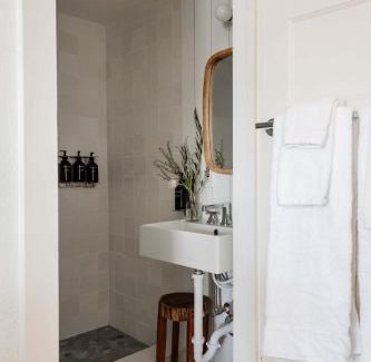 Avon Hotel | Beachfront Bliss at The Bentley Inn with Ocean Views