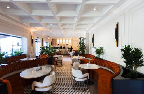 Ocna Mures Hotel | Family-Friendly Stay at The Berg's 08 with Onsite Dining