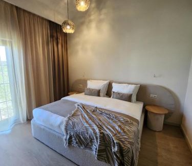 Ocna Mures Hotel | Family-Friendly Stay at The Berg's 08 with Onsite Dining