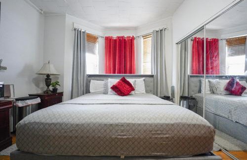 North Bergen Apartment | Convenient Bergen Nest - 2BR with NYC Access & Hot Tub