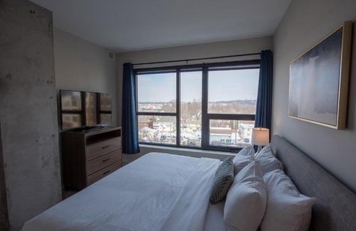 Rochester Hotel | Experience The Berkman: 4-Star Retreat with Pool & Hot Tub