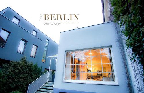 Niederschoenhausen Apartment | Berlin Getaway: Elegant Stay in Historic Diplomatic Quarter