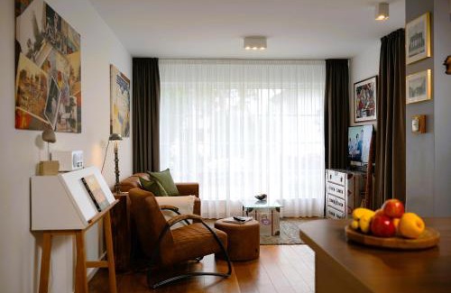 Niederschoenhausen Apartment | Berlin Getaway: Elegant Stay in Historic Diplomatic Quarter