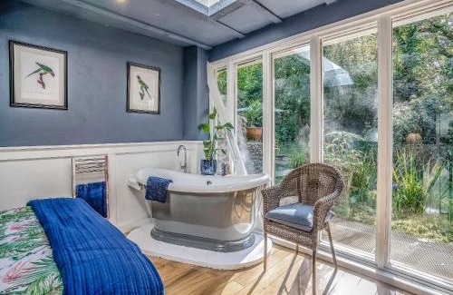 Pentrefelin House | Pet Friendly Haven: The Berm - Guest Rated 10/10