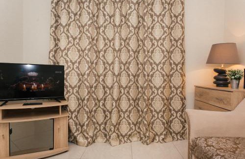 Zarichnyi District Apartment | Top-Rated Faraon Apartments with Hot Tub on Kharkovskaya