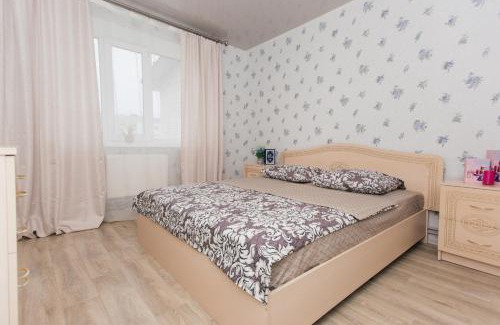 Zarichnyi District Apartment | Top-Rated Faraon Apartments in Kharkovskaya with Hot Tub