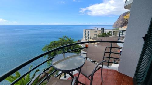 Camara de Lobos Apartment | Oceanfront Above the Sea Apartment – Rated 10/10 by Guests