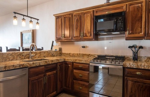 San Carlos Condo | Beachfront Condo at Bahia Delfin with Pool & Spa Amenities