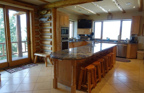 West Yellowstone Cabin | Cozy Cabin Retreat for Families in West Yellowstone