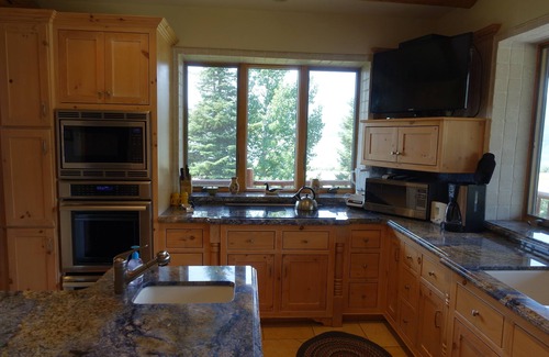 West Yellowstone Cabin | Cozy Cabin Retreat for Families in West Yellowstone