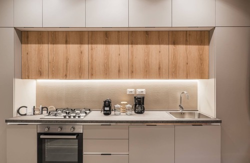 Rione V Ponte Apartment | Experience Ultimate Comfort at The Best in Rome Clock