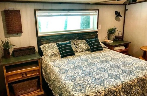 Quinlan Cabin | The Best Little A-frame in Texas--Waterfront Cabin