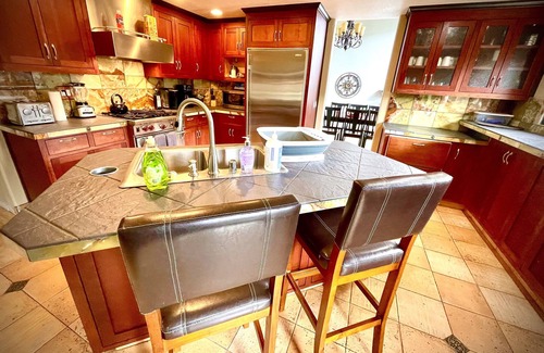 Westside Santa Cruz House | Beach Retreat: 4 Bedrooms Near Ocean with Hot Tub & Firepit