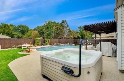 Fossil Creek House | Unforgettable DFW Stay: Pool, Hot Tub & Cinema Room