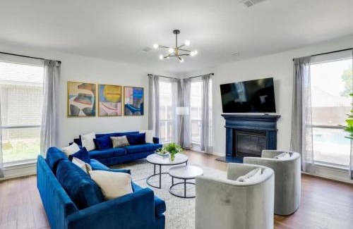 Fossil Creek House | Unforgettable DFW Stay: Pool, Hot Tub & Cinema Room