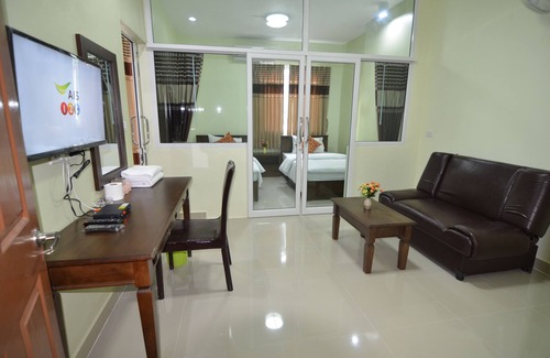 Mueang Samut Prakan District Hotel | Discover The Best Place: Family-Friendly & Accessible Stay
