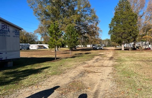 Selma RV Rental | Explore Buckaroo Jones RV Park: Family & Pet-Friendly Stay