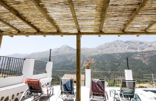 Jimera de Libar House | Experience the Emerald Pool at Casa Martijín in Ronda