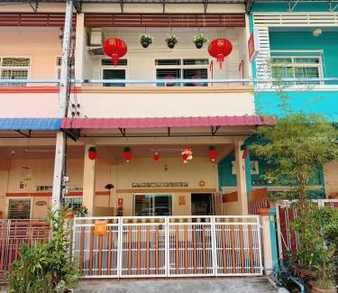 Betong Villa | Discover The Betong Life Guesthouse with Family-Friendly Amenities