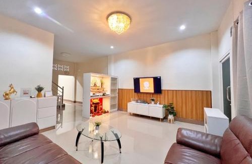 Betong Villa | Discover The Betong Life Guesthouse with Family-Friendly Amenities