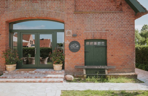 Kittlitz Condo | Discover The Betterheim - Apartment II with Ocean Views