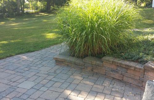 East Hampton Bed & Breakfast | Cozy Stay at The Bevin House B&B with Pool and Kitchen