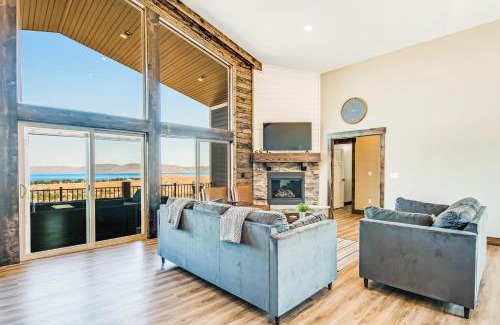 Sweetwater House | Discover The Big Blue: Ocean View & Private Beach Retreat