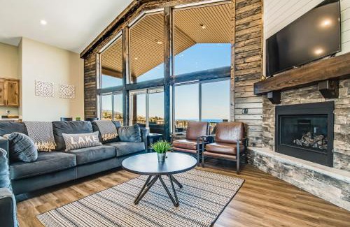 Sweetwater House | Discover The Big Blue: Ocean View & Private Beach Retreat