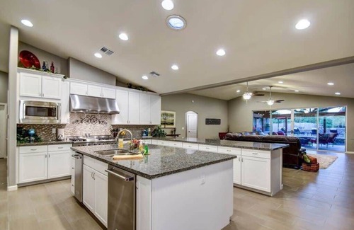 Gilbert House | Experience The Big House: Private Pool & Spa Near Downtown