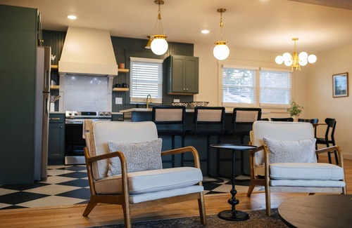 Chambersburg House | The 'Big House' at The Mane & Co.