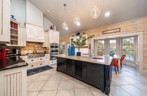 Jones Mills House | Discover The Big House on Cape Catherine: Family & Pet-Friendly