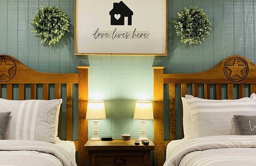Amarillo Apartment | The Big Texan Airbnb!*Free 72oz Steak*