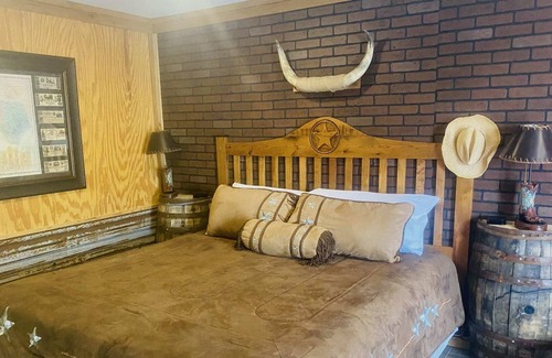 Amarillo Apartment | The Big Texan Double 123