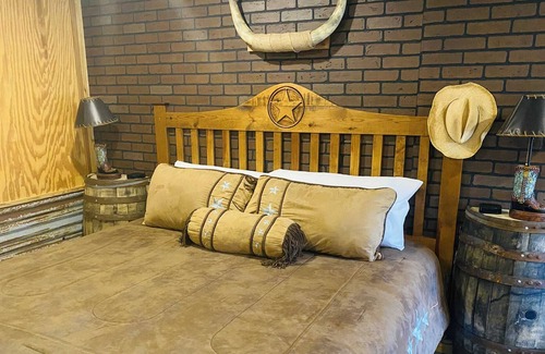 Amarillo Apartment | The Big Texan Double 123