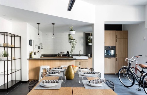 Milan Apartment | Explore The Bike Garage: Top-Rated Stay with Kitchen Access