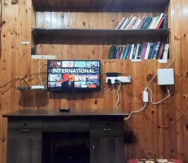 Harwan House | Pet-Friendly Retreat at The Bilt Farmhouse - Rated 10/10