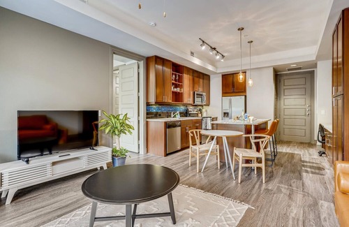 North Burnet Apartment | Pet-Friendly Retreat at The Bindel: Ideal Location Awaits!