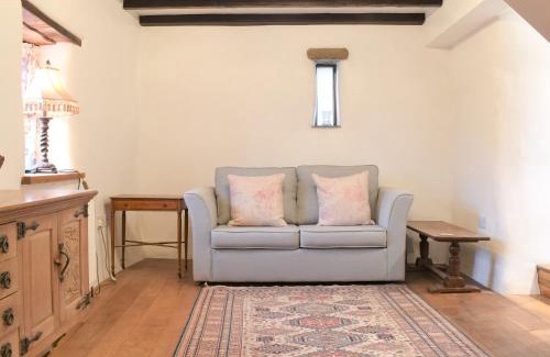 Poundsgate House | Pet-Friendly Paradise at The Bing: Guest Rated 9.8