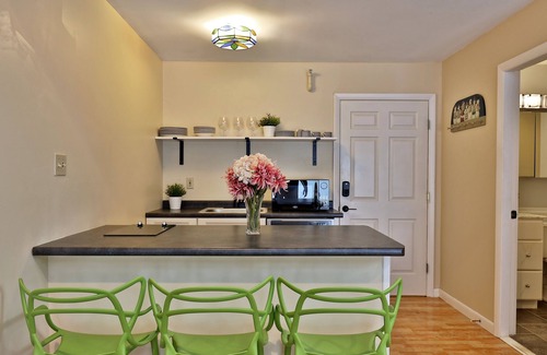 Killington Cabin | Inviting Birch Ridge: Cozy Owner's Suite with Hot Tub