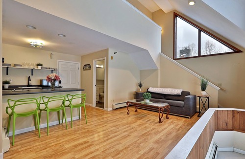 Killington Cabin | Inviting Birch Ridge: Cozy Owner's Suite with Hot Tub
