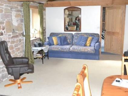 Carlisle House | Top-Rated The Bird Bath: Family-Friendly with Hot Tub