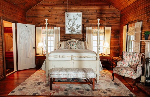 Jasper Bed & Breakfast | Discover The Bird & Butterfly Inn: Eco-Friendly Retreat