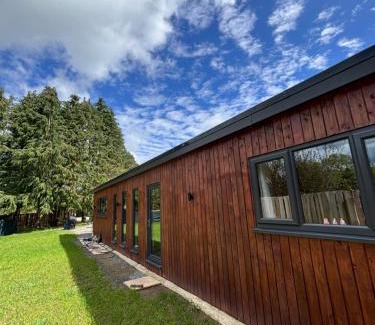 Narberth Ski Chalet | Guest Rated: 9.8 at The Bird House - Pet & Child Friendly