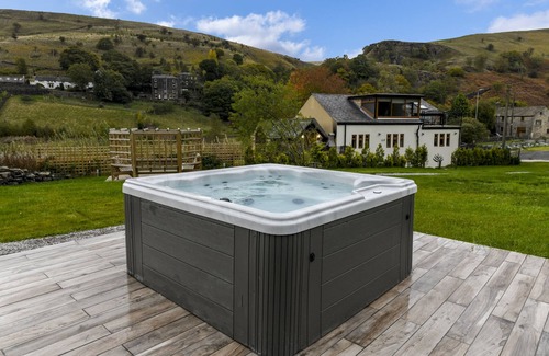 Walsden House | Discover The Bird I'th Cottage: 10/10 Guest Rated Retreat