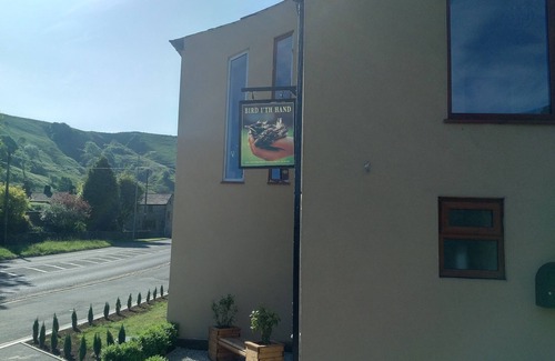 Walsden House | Discover The Bird I'th Cottage: 10/10 Guest Rated Retreat