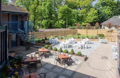 Knowl Hill Hotel | Discover The Bird In Hand: 4-Star Family-Friendly Stay