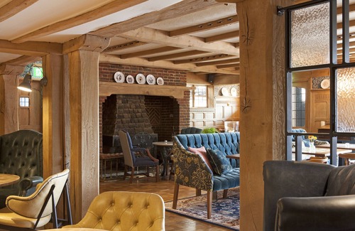 Knowl Hill Hotel | Experience The Bird In Hand: 4-Star Family-Friendly Stay