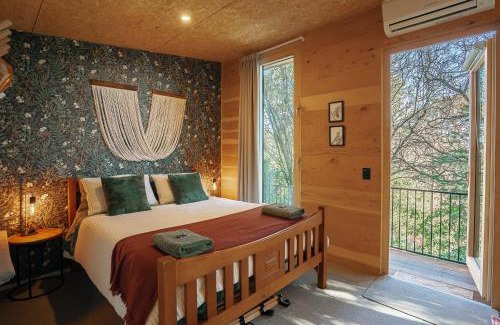 Christchurch Apartment | THE BIRD'S NEST - Secluded getaway!