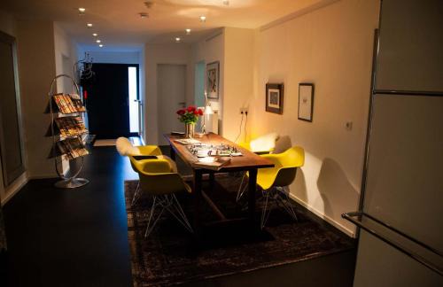 Schlitz Apartment | Outstanding Birdy Mountains Lodge: Pet & Child Friendly Stay